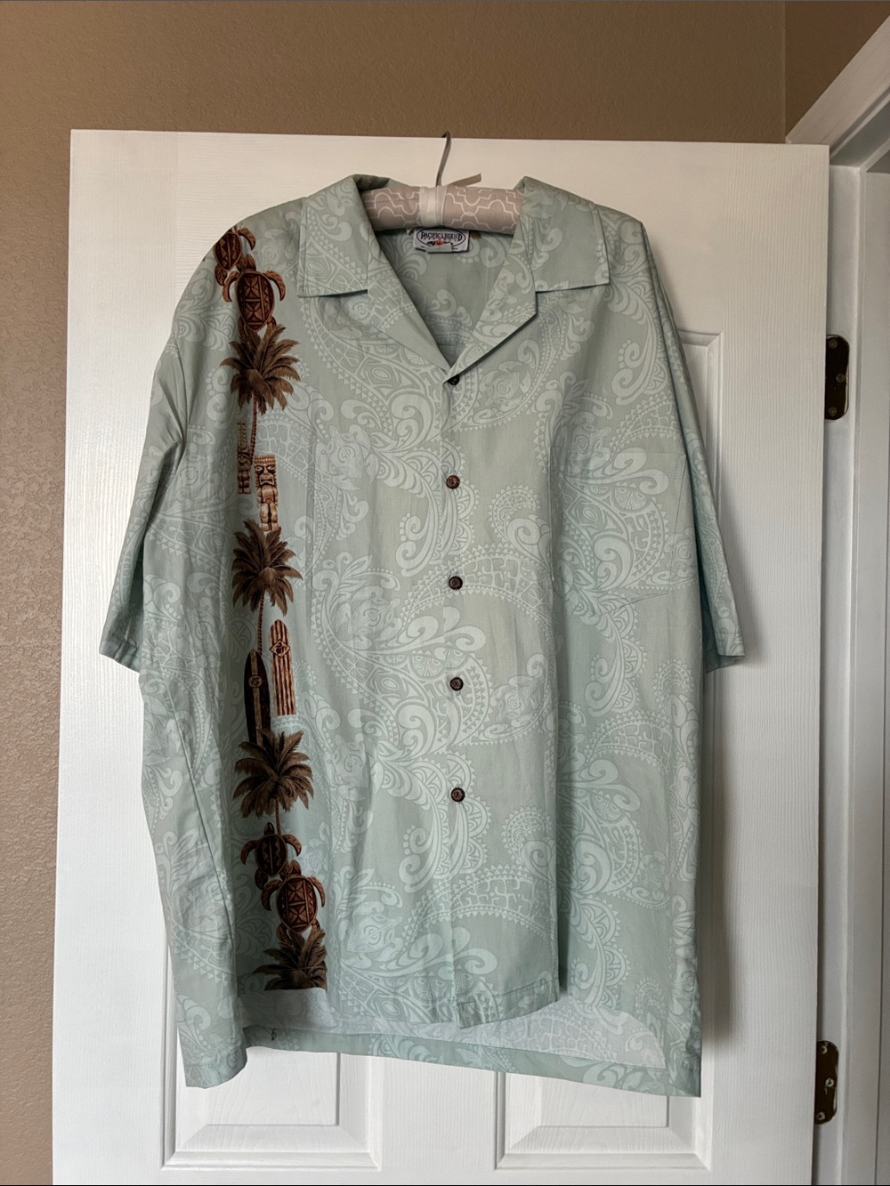 Relaxed Fi, cotton Light Green Hawaiian Camp Shirt. Men’s XXL. Never worn.